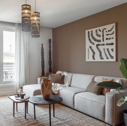 Find your wild side in the jungle-inspired living space