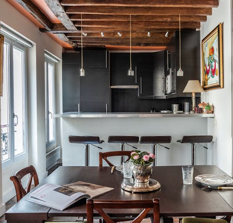 Sit down for a quick coffee at the stylish breakfast bar
