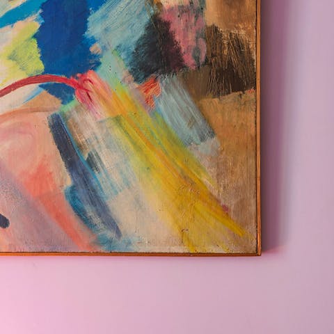 Fresh pops of colour on the wall