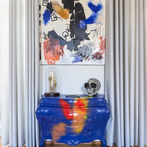 Bold pieces to please art-lovers