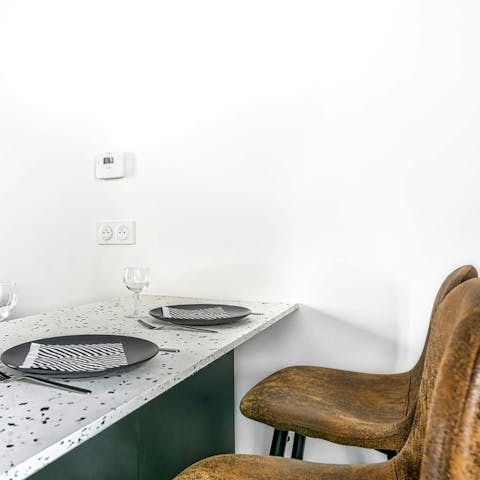 Enjoy your morning coffee at the breakfast bar