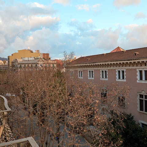 Stay in the heart of Eixample, moments from major attractions