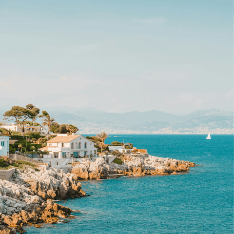 Stay on the stunning Cap d'Antibes
