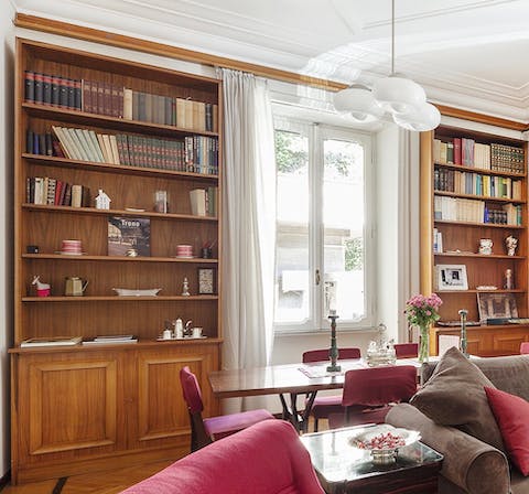 Sift through the collections of Italian literature