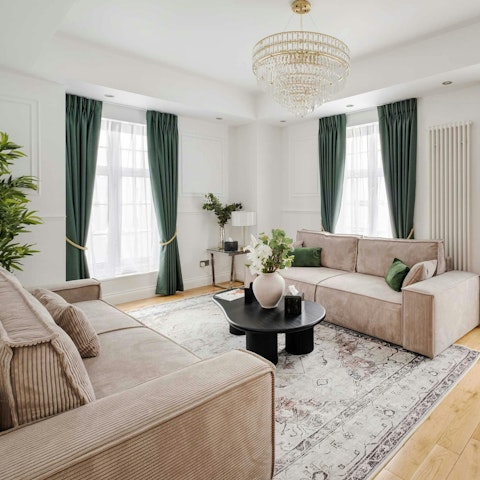 Relax in the living space and play on the PlayStation 5