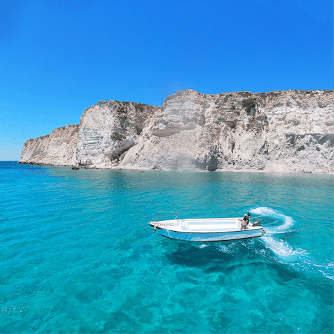 Explore the north coast of Crete and find stunning beaches