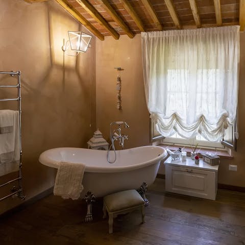 Fill the slipper bath with bubbles and enjoy a long soak