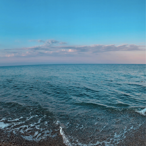 Stroll along the shore, moments from the front door