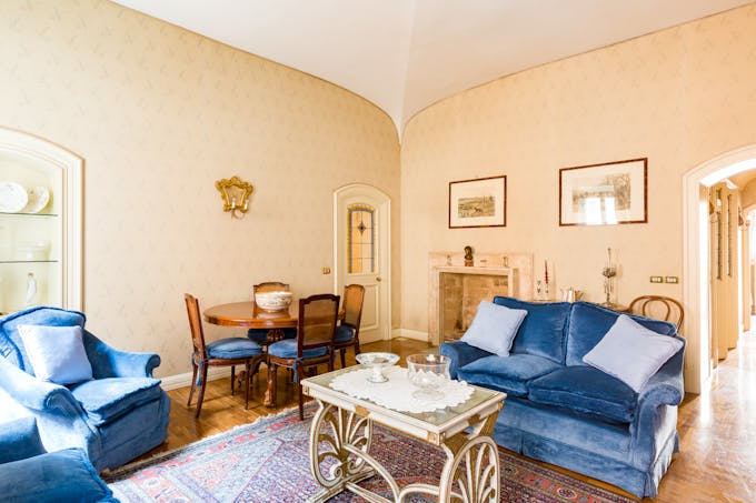 Florals & Antiques