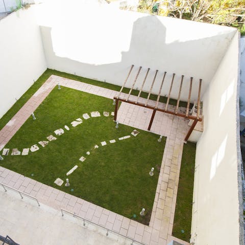 Tuck into a picnic in the communal courtyard on a sunny afternoon