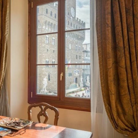 Dine in style with incredible views of the grand Palazzo Vecchio