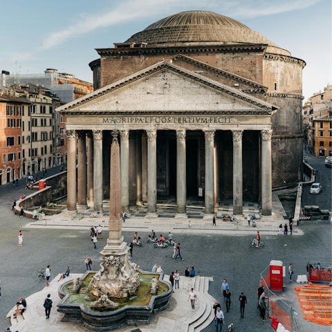 Take a scenic ten-minute stroll to the majestic Pantheon