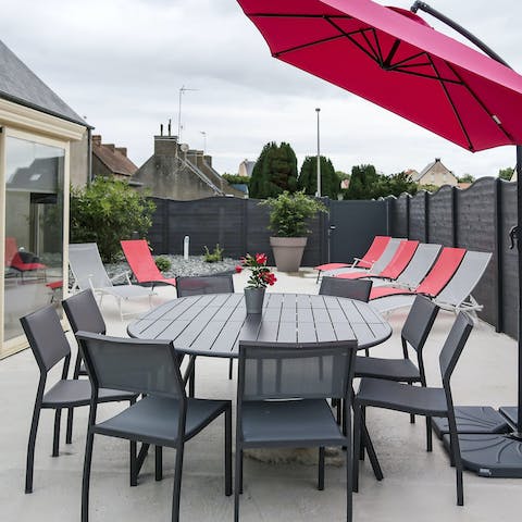 Enjoy a barbecue in the courtyard garden