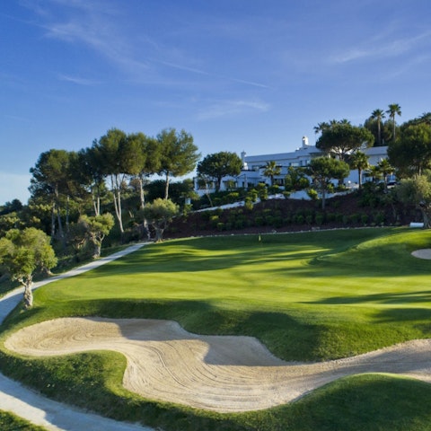 Book in a round of golf on the nearby course, just one kilometre away