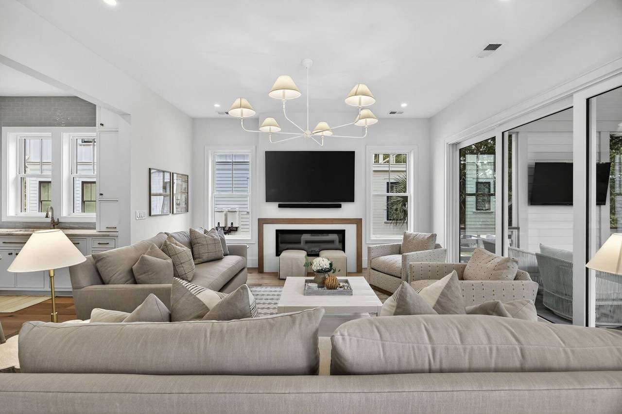 Poolside by the Palms