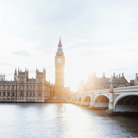 Embrace the buzz of central London while sightseeing