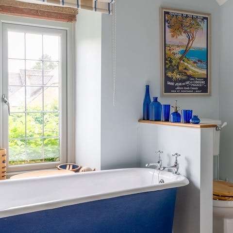 Bring in a book and read in the resplendent bathtub