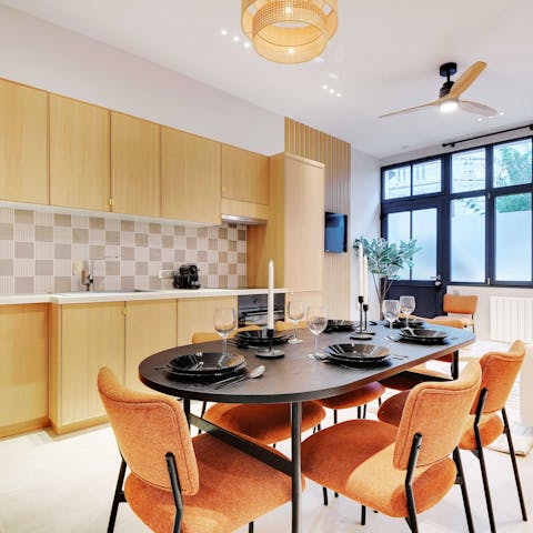 End the day with a delicious dinner and drinks at home