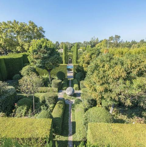 Get lost in the villa's truly jaw-dropping landscaped gardens
