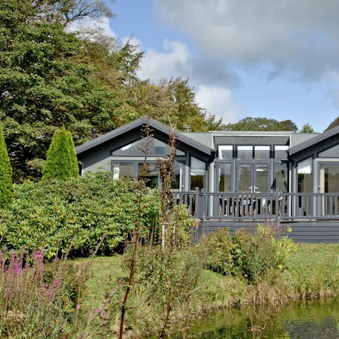 Wander the beautiful landscaped gardens of the surrounding country estate
