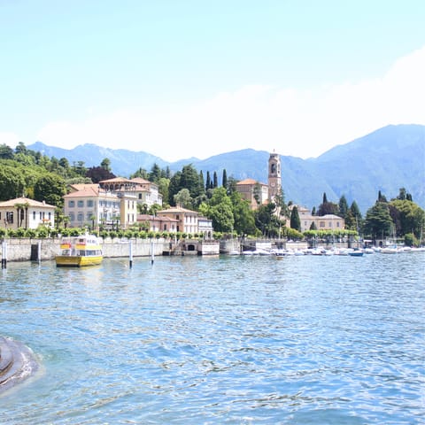 Stay in the charming town of Cernobbio, dotted with luxurious villas