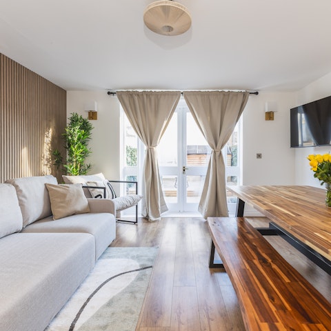 Enjoy lazy evenings at home or head to a local restaurant