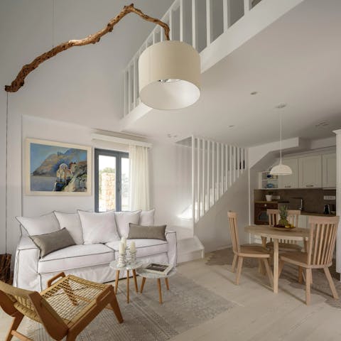 Retreat to the separate guest house, perfect for guests who want a little extra privacy