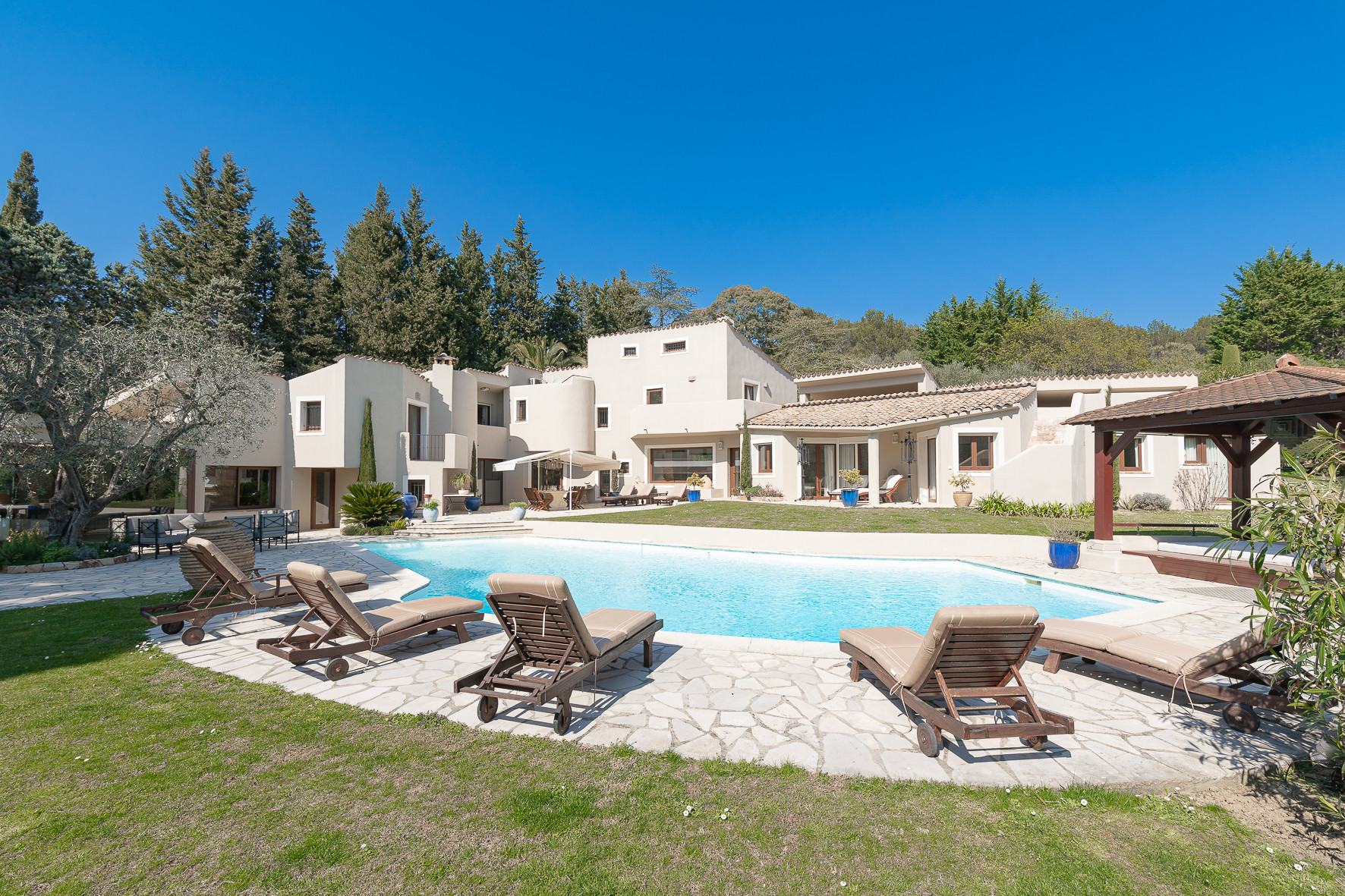 Mougins Muse