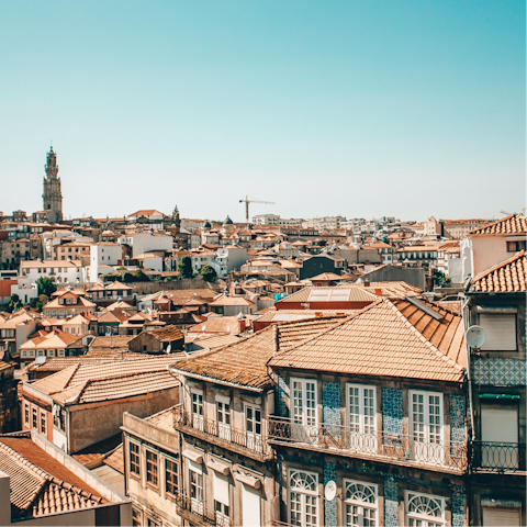 Stay in the heart of the city on Rua de Santa Catarina