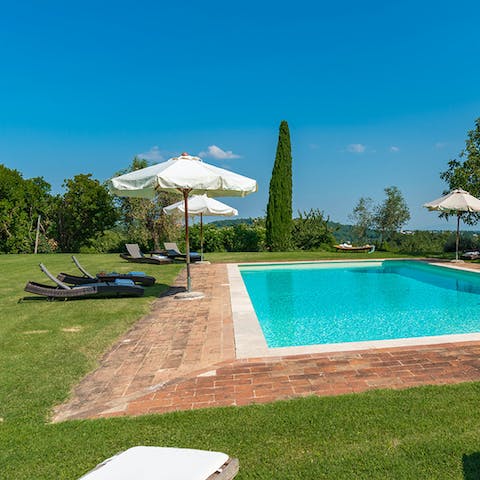 Make the most of the gorgeous pool