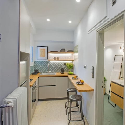Cook some Athenian food in the modern kitchen