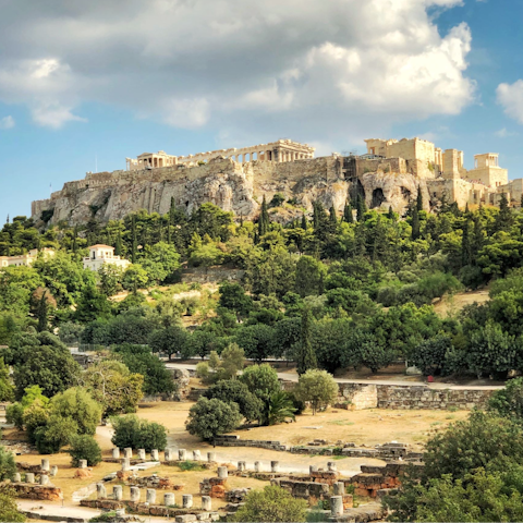 Stay just 100 metres from the Acropolis Museum
