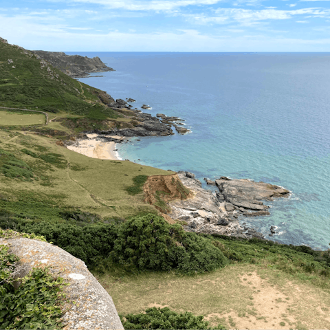 Explore the Salcombe-Kingsbridge estuary, where country meets coast