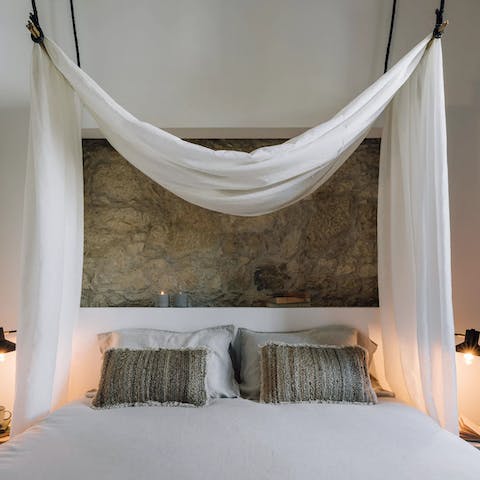 Fall asleep in the beautiful canopy bed – you'll wake up rested and ready for another day of Lisbon sightseeing
