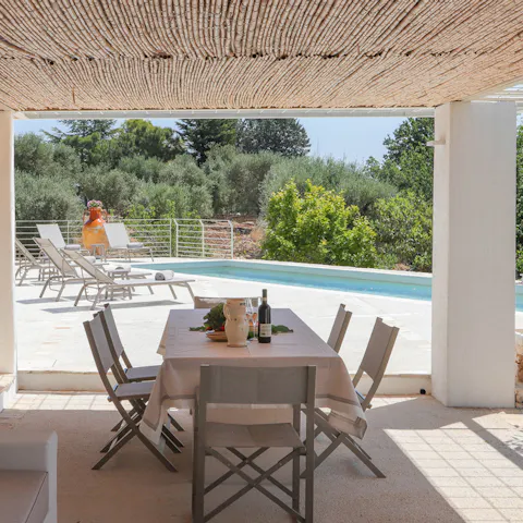 Cook up an Italian pasta feast and dine alfresco at the garden table