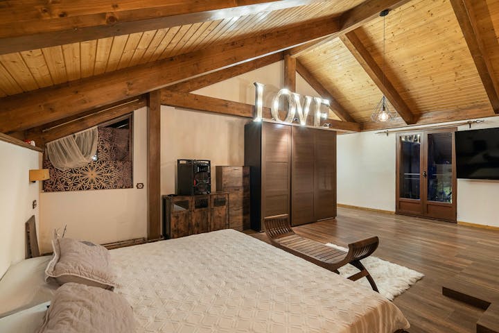 Bedroom photo