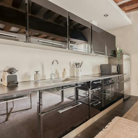 Whip up omelettes to set you up for a morning of galleries and museums