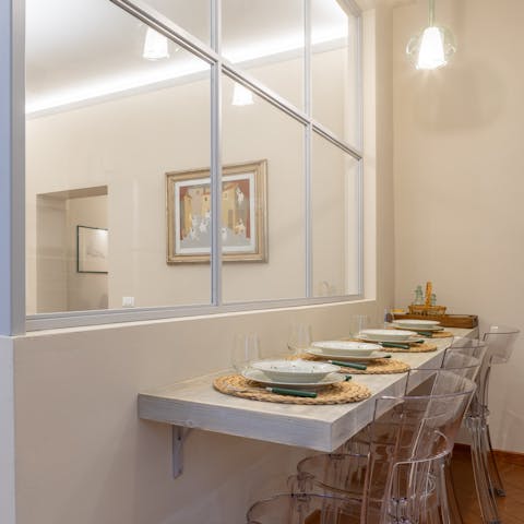 Start the morning with a quick bite to eat around the breakfast bar