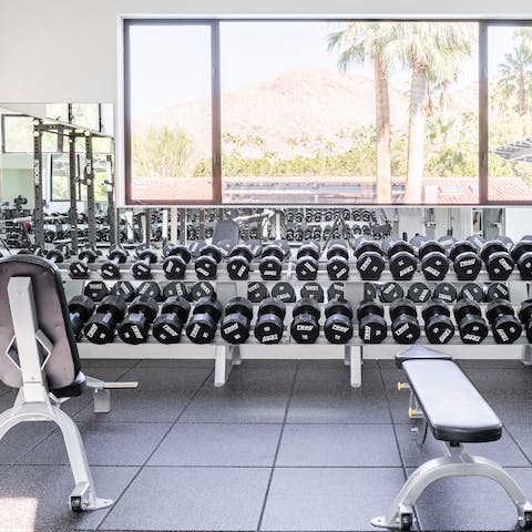 Keep up your fitness routine in the very well equipped home gym