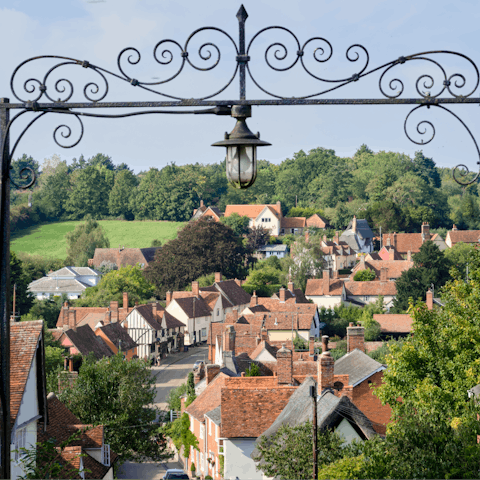 Take the short two minute walk to the centre of Great Glemham, a quaint countryside town
