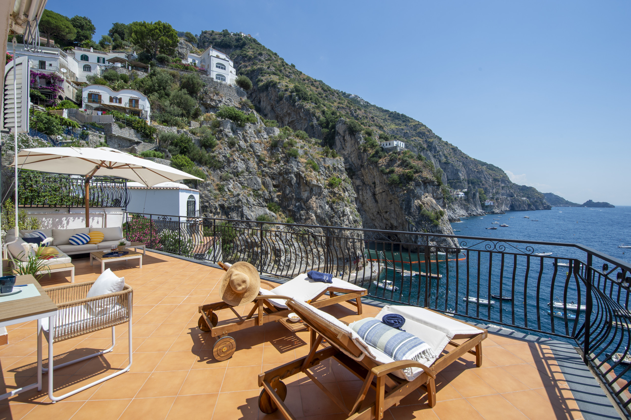 Aperitivo over Praiano