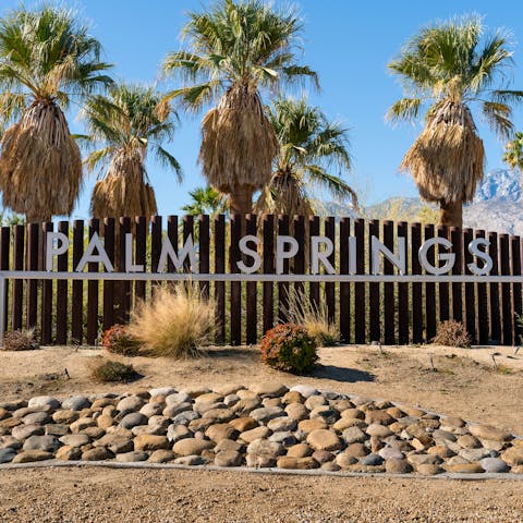 Stay within walking distance of downtown Palm Springs