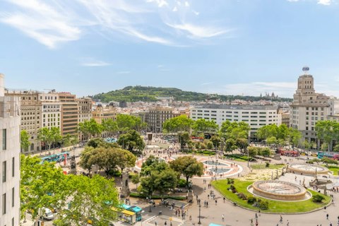Stay in the heart of Barcelona, just moments from Plaça Catalunya