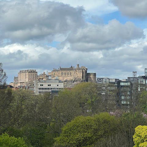 Make a beeline to Edinburgh Castle on foot