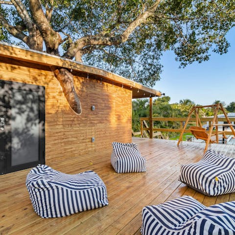 Chill, play games and even sleep in the treehouse