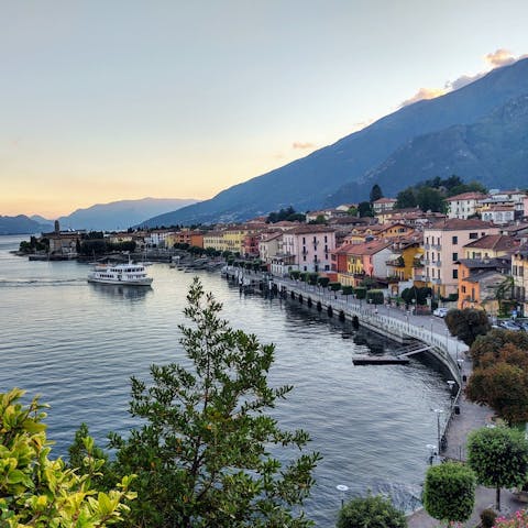 Walk 200 metres to the pebble beach and paddle in Lake Como
