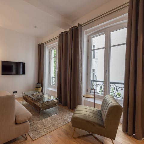 Peer over your balconette with a glass of pinot noir in hand