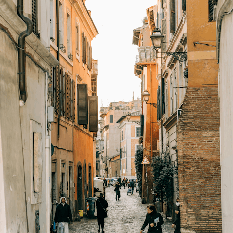 Fall in love with Trastevere's bohemian atmosphere