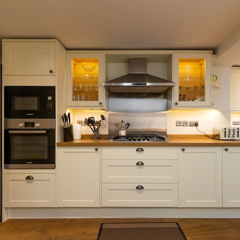 Prepare something yummy in the fully equipped kitchen