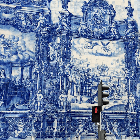 Visit the beautifully tiled Chapel of Souls, a twenty-minute walk away